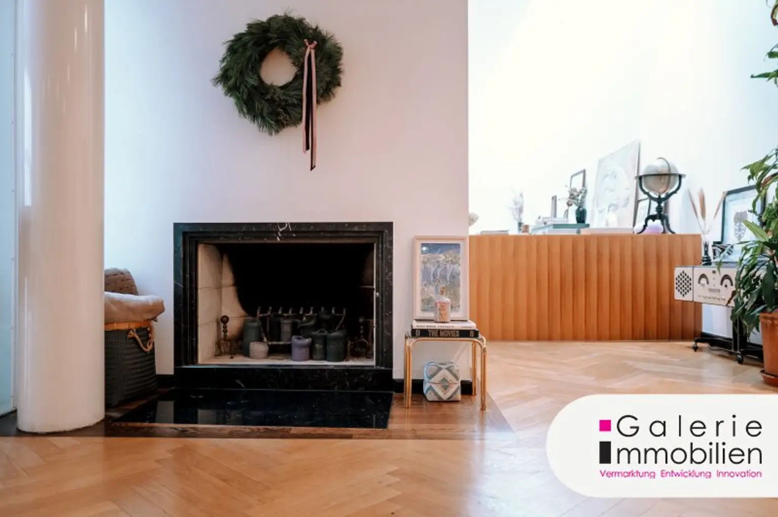 Kamin im Salon 1. OG