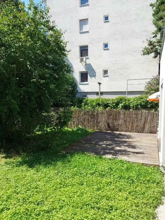 Provisionsfrei: Garcionerre mit großer Terrasse bei TU - Hafnerriegel