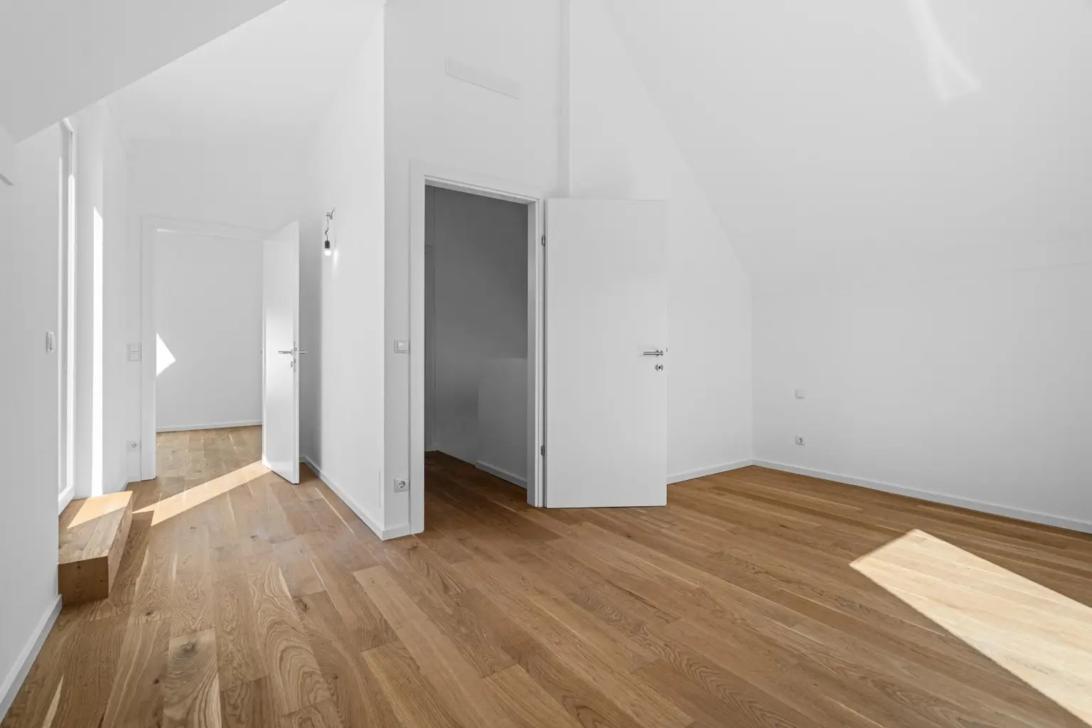 "Exklusive Neubau-Doppelhäuser in Stockerau – 6 Zimmer nahe S-Bahn"