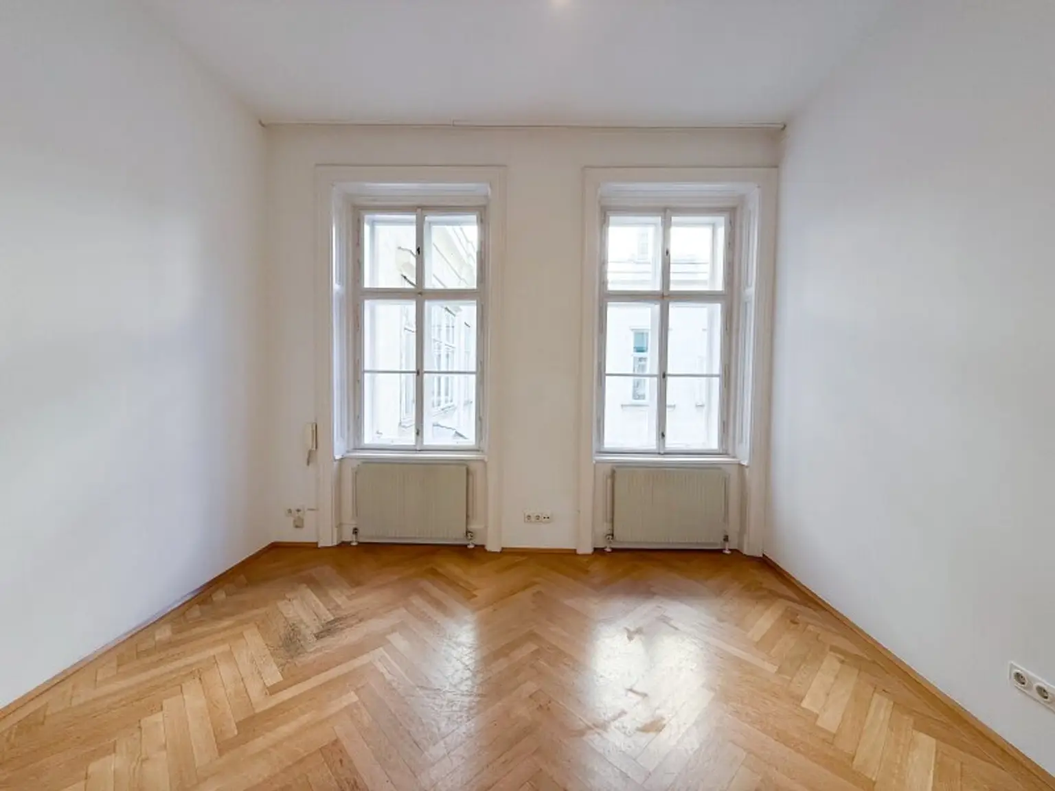 Exklusives 4-Zimmer-Altbaubüro mit Blick auf das Hotel Imperial – Kärntner Ring, 1010 Wien