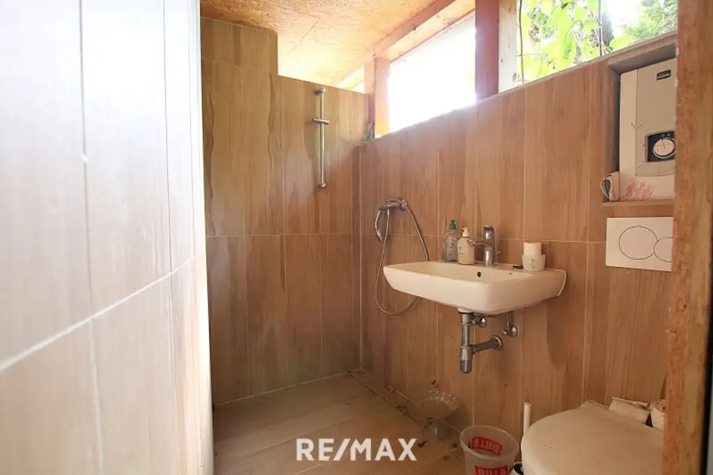 Eigengrund: Grünland mit Gartenhaus - Großes Grundstück in Mauer am Kadoltsberg - direkt am Lainzer Tiergarten