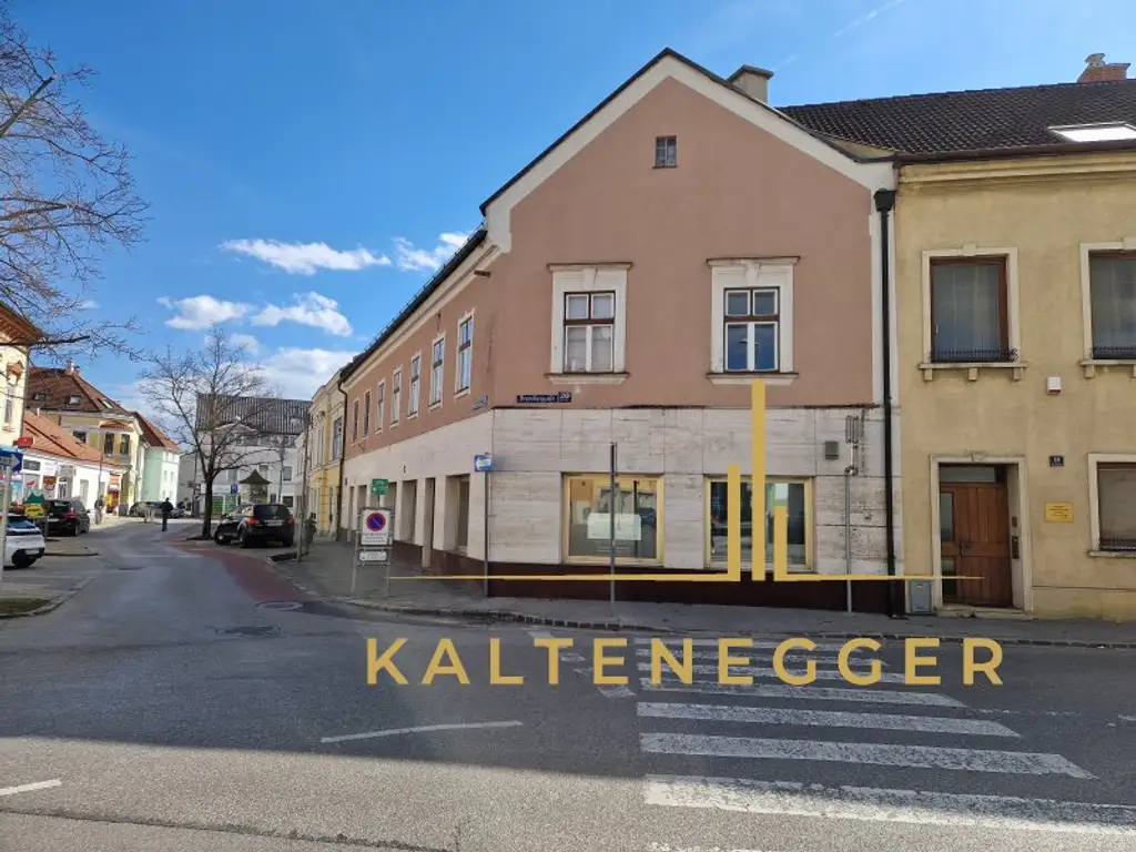 Mitten in Neunkirchen: Teilweise vermietetes Eckhaus