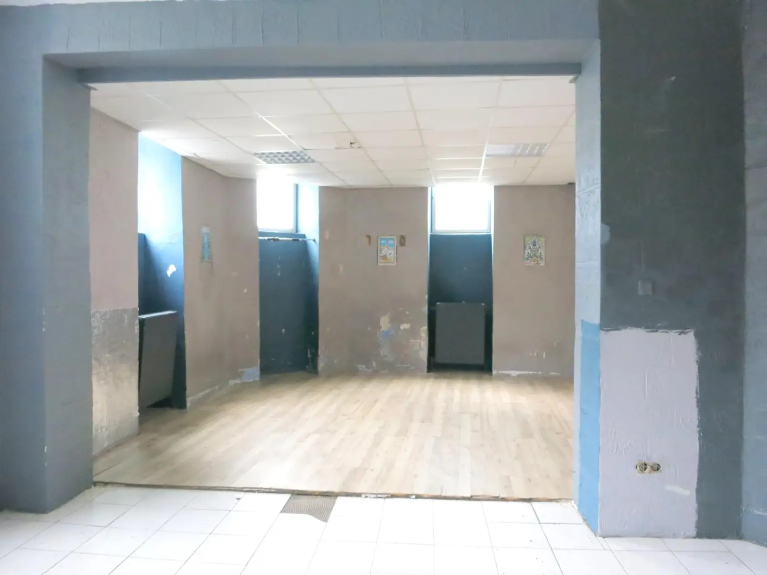 Sportstätte, Büro, Clubraum od. Lager  -  Renovierungsbedarf !
