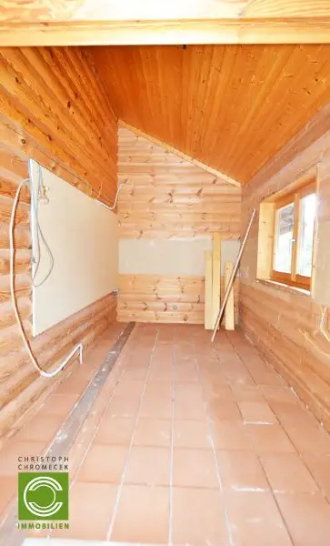 CHRISTOPH CHROMECEK IMMOBILIEN - SULZ IM WIENERWALD - Traumhafter Baugrund mit Blockhaus in Grün-Ruhelage!