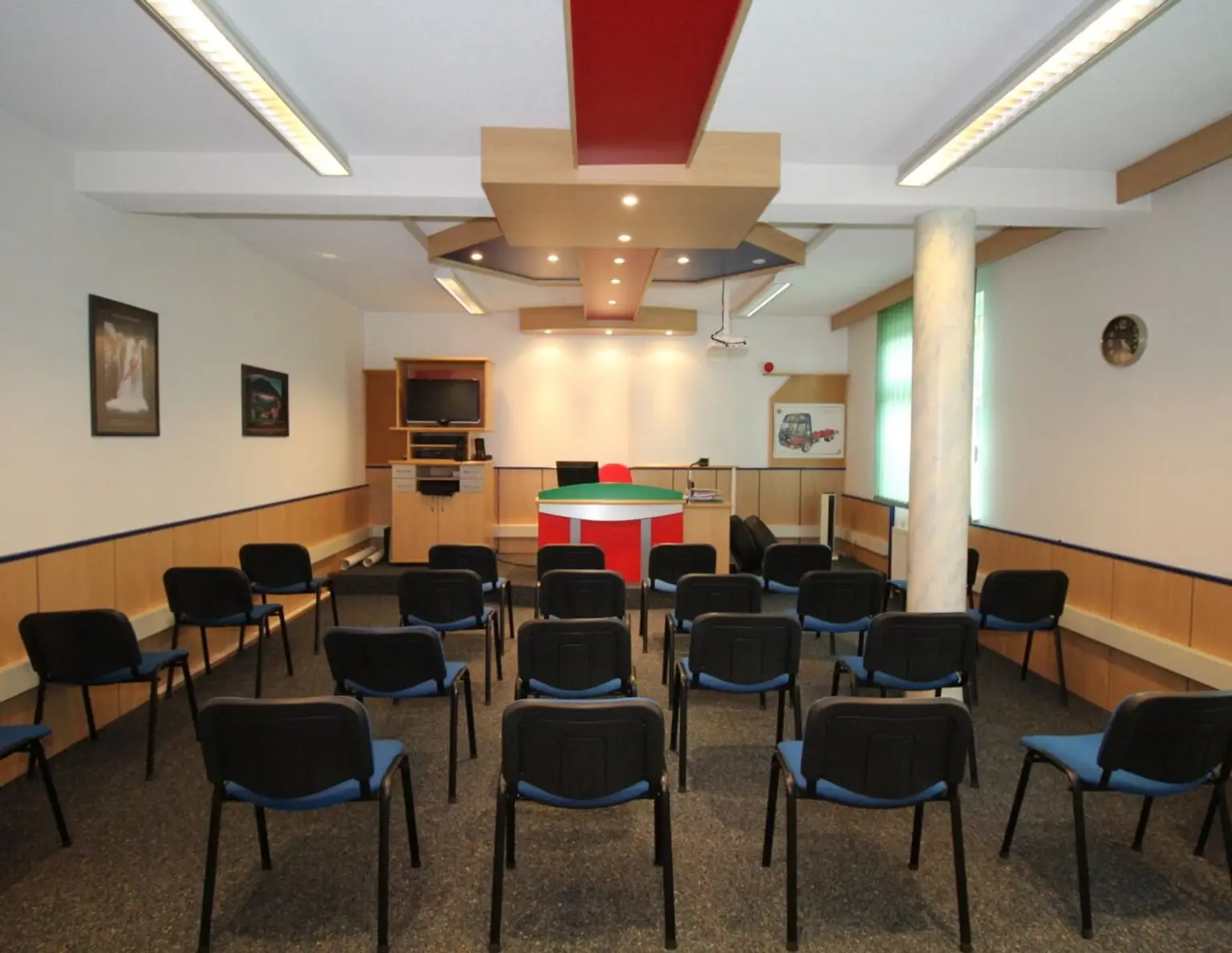103 m² Büro-, Praxis- oder Seminarräumlichkeiten in Pregartner Zentrumslage zu mieten