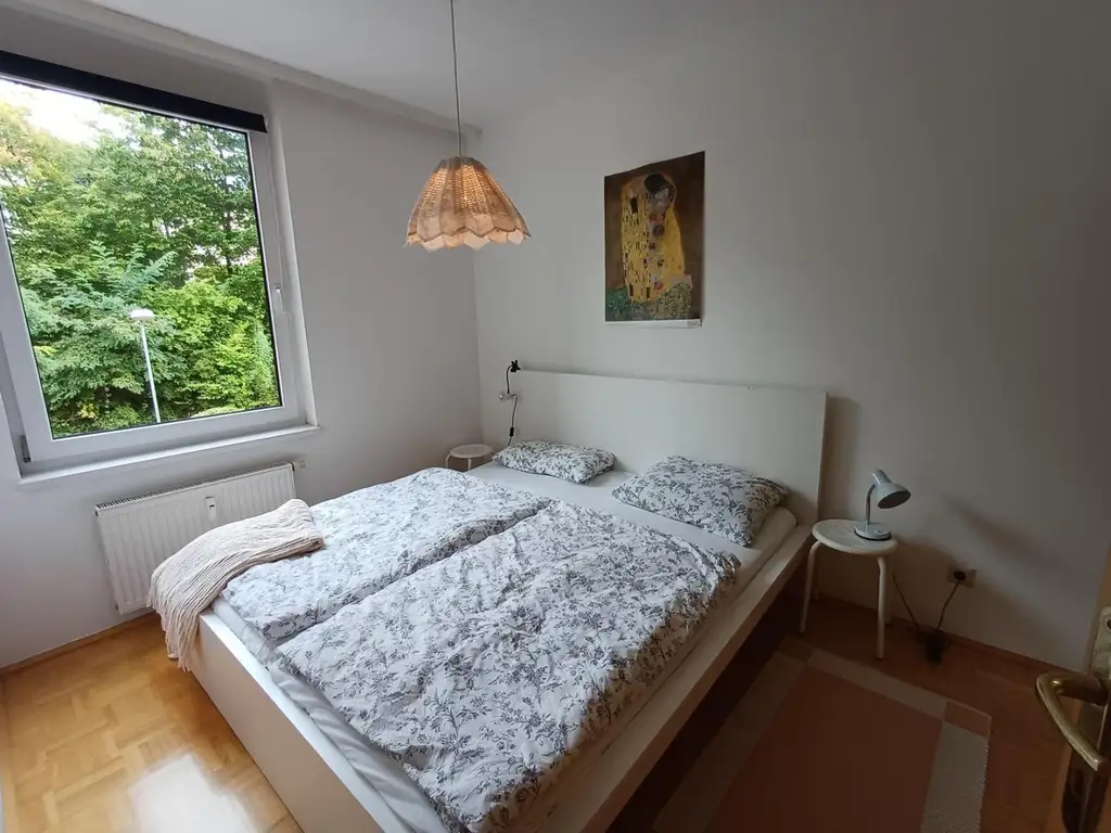 Gmunden: Äußerst gemütliche, teilmöblierte Wohnung mit Balkon im 1. OG in Seenähe!