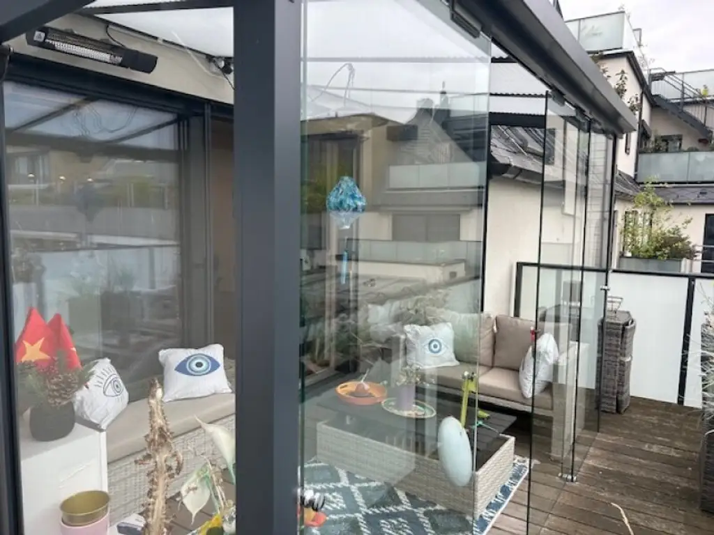 Wunderbare Dachgeschosswohnung in Top Lage mt Garage im Eigentum