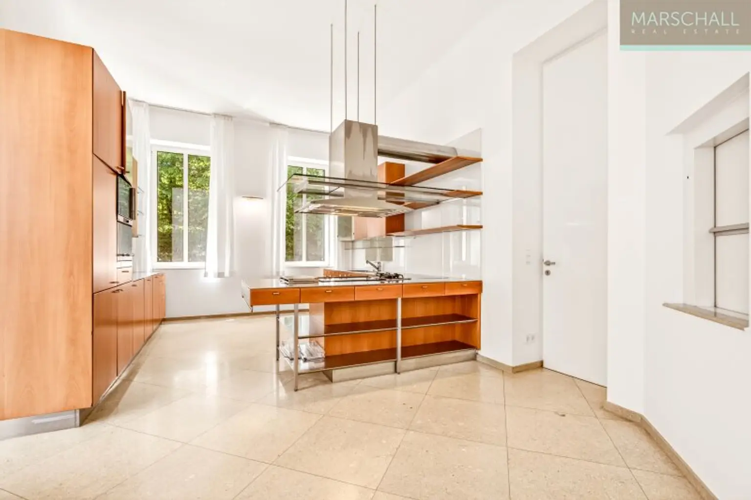 Elegantes Anwesen mit großzügigem Grundbesitz (11.045 m²) zur Vermietung
