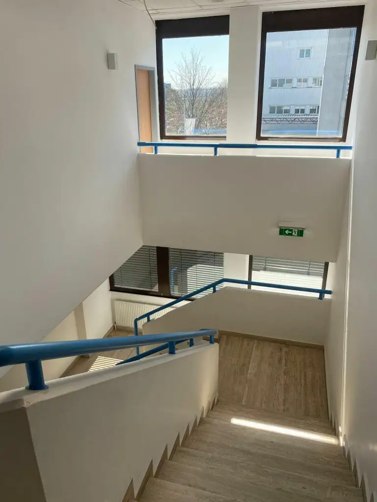 FIRMENSTANDORT-Büros in verschieden Größen oder ganze Etage in Wien 23 - gesamt 331 m²- teilbar ab ca. 23 m²