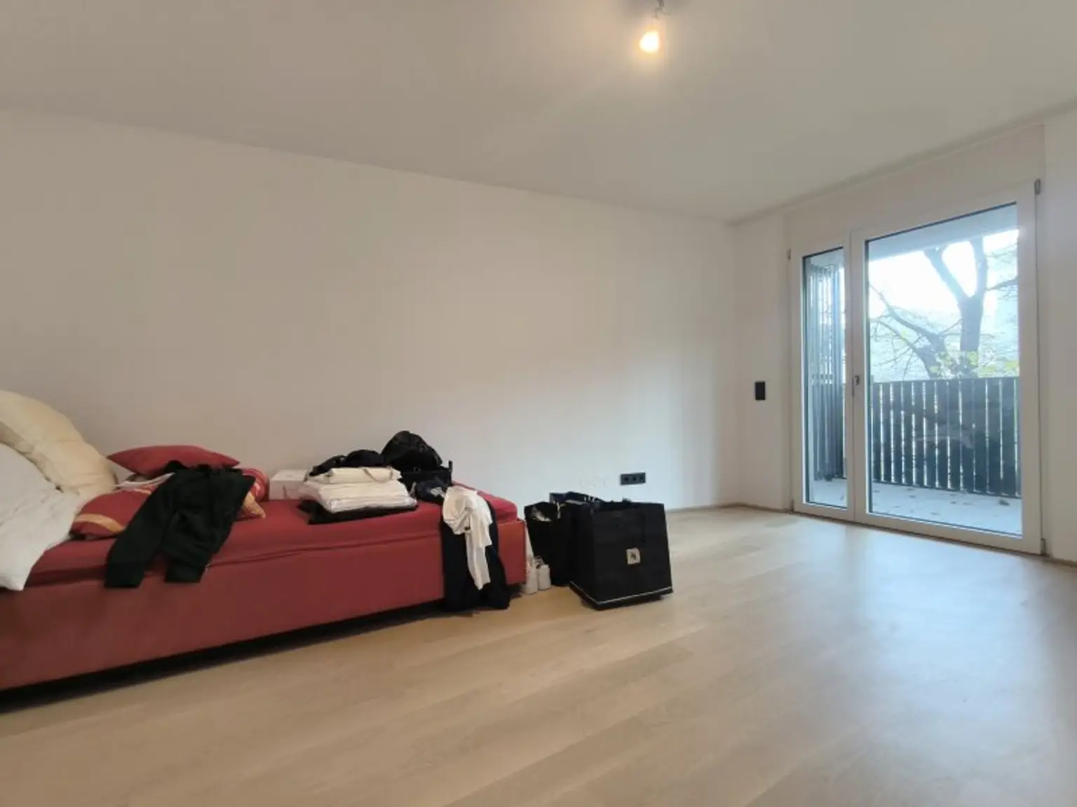 Pauschalmiete - Moderne 3-Zimmer-Wohnung mit großzügigem Balkon und stilvoller Ausstattung - Gute Infrastruktur - Abstellraum