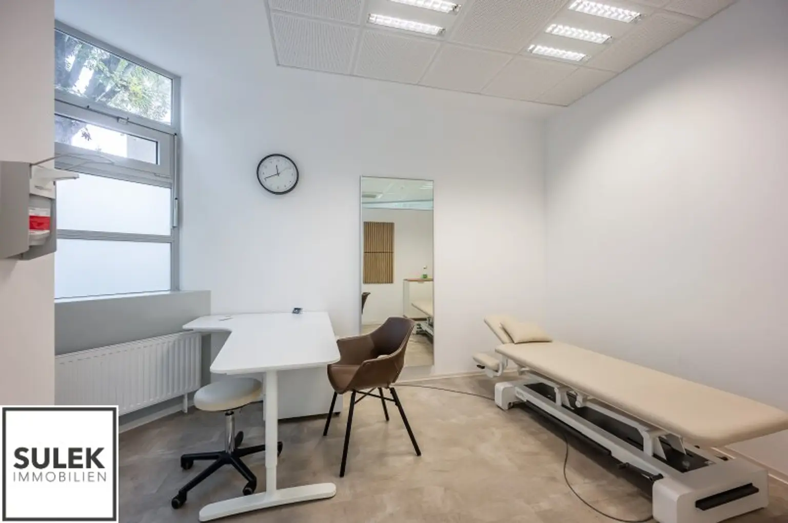 Ihr neuer Unternehmenssitz: Modernes Büro/ Praxisgebäude in Mödling mit Top-Anbindung