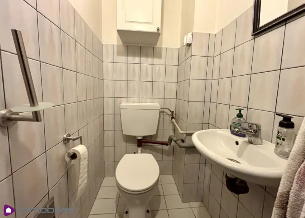 Charmante 3-Zimmer-Wohnung mit Gemeinschaftsgarten und Parkplatz im Herzen von Gänserndorf