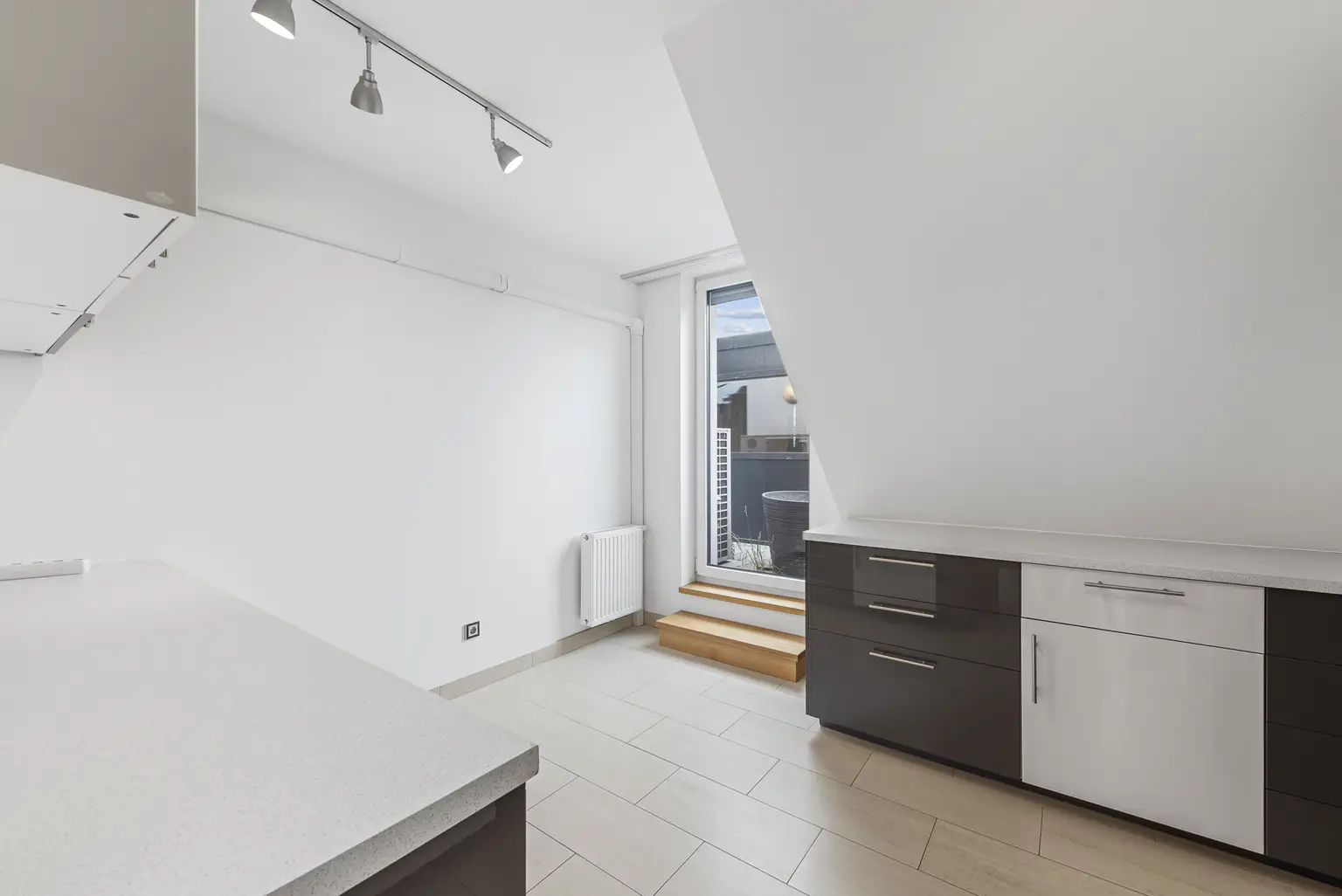 Großzügiges Maisonette-Penthouse zur Miete – mit Dachterrasse, Sauna und Whirlpool in Brunn am Gebirge