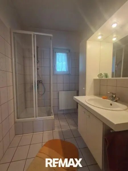 17 Bad mit Dusche Strasshof