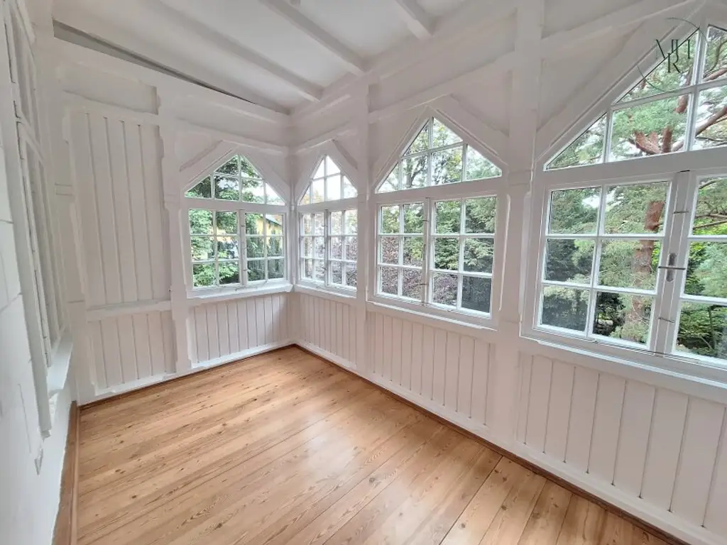 Exklusiv Wohnen in Toplage Währings - hochwertig sanierte Penthousemaisonette mit Grünblick und Garten