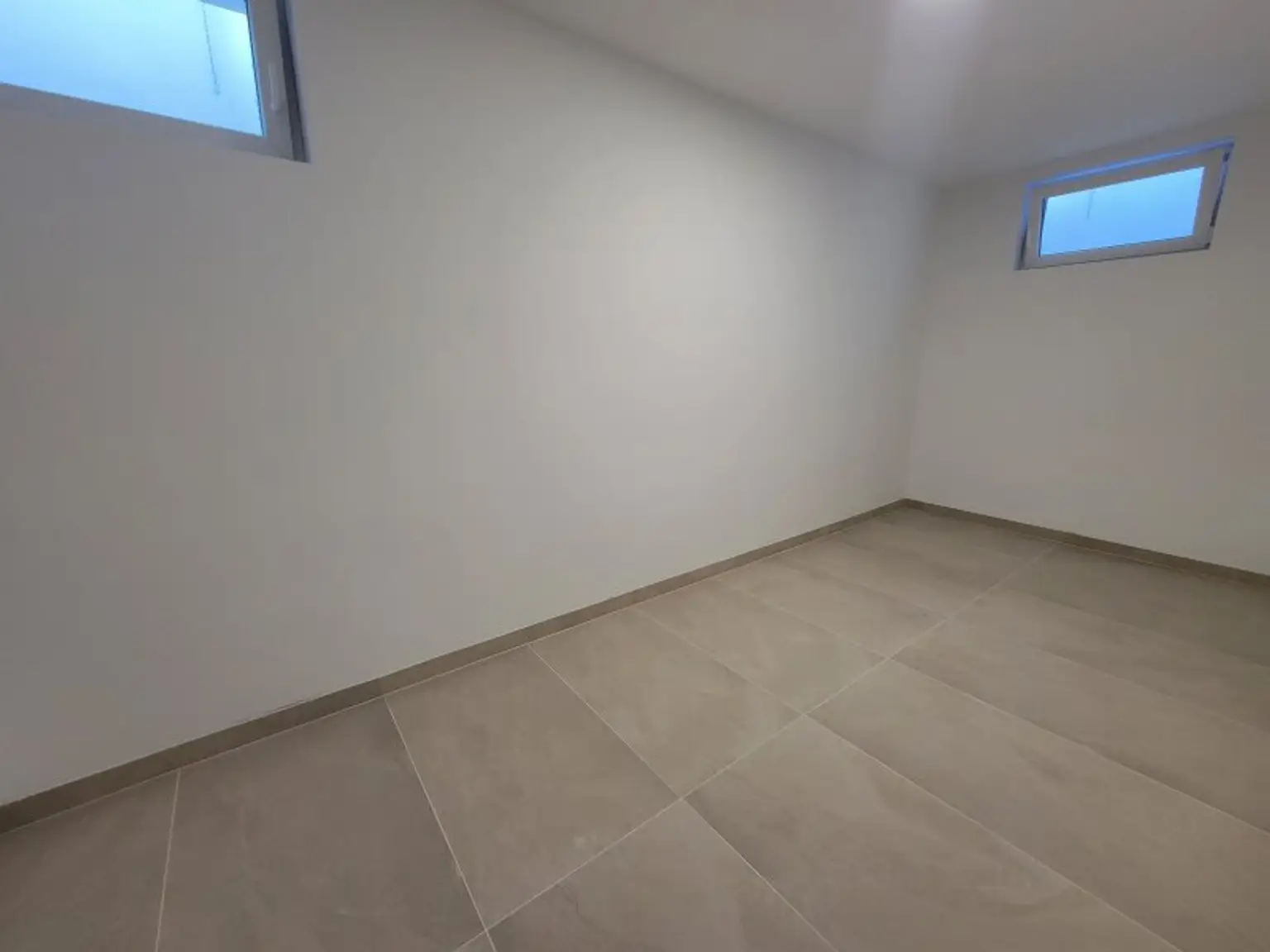 ERSTBEZUG!! MODERNES EINFAMILIENHAUS AM NÖRDLICHEN STADTRAND VON WIEN - 1210 WIEN LEOPOLDAU.