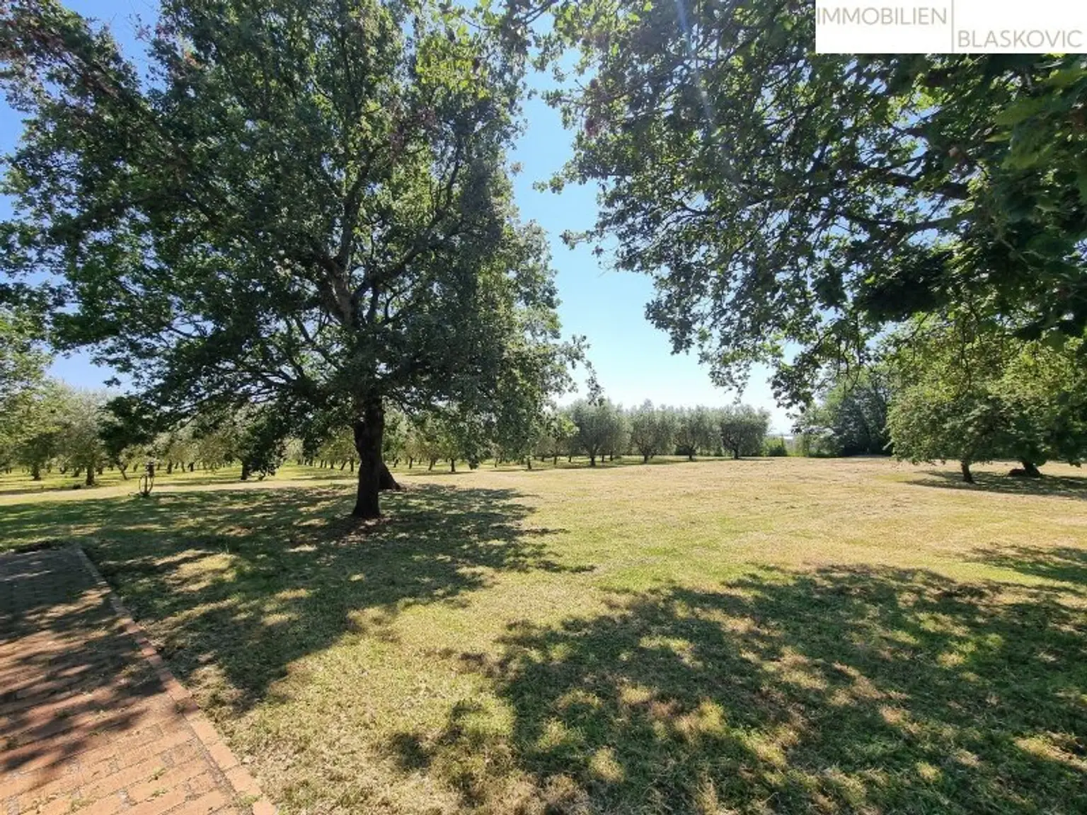 Rarität - Steinhaus auf einem Grundstück mit 17.700 m2 - teilweise touristische Zone!!