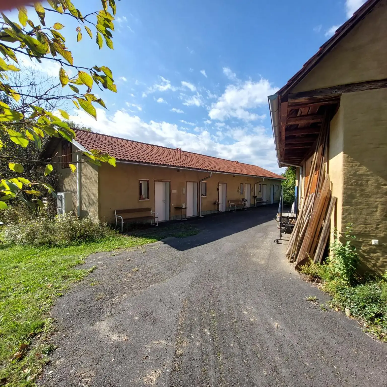 Barrierefreies Niedrigenergiehaus auf über 2 ha Grund