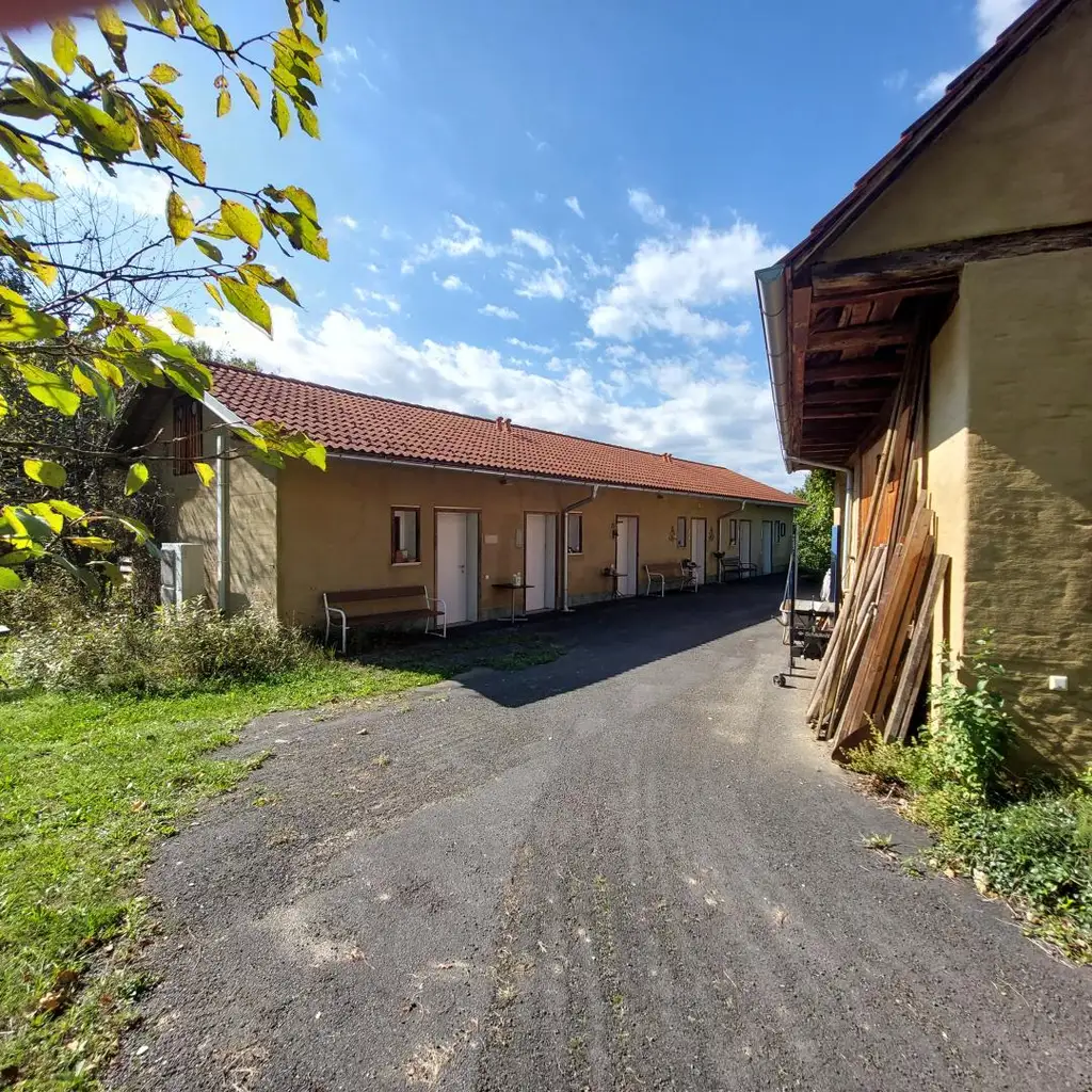 Barrierefreies Niedrigenergiehaus auf über 2 ha Grund