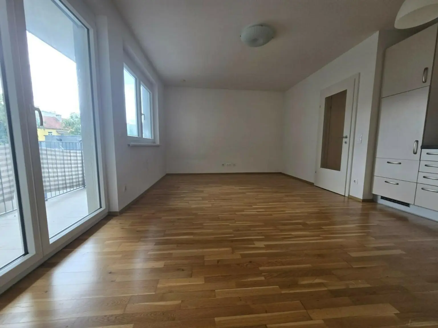 Wunderschöne Wohnung mit Balkon - Hofseite!