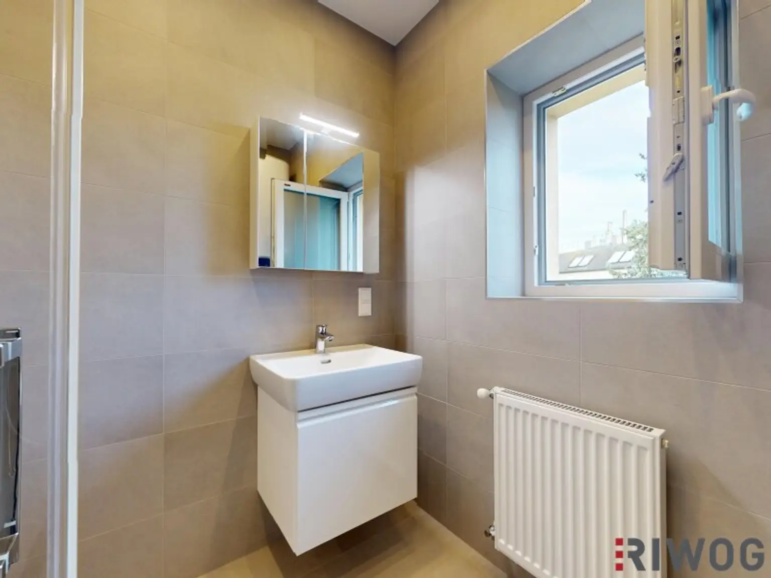 ERSTBEZUG nach SanierungI ca. 86m² WNFL I Tischler Küche mit Siemens Geräten I Nahe Schönbrunner Schlosspark I Ruhelage