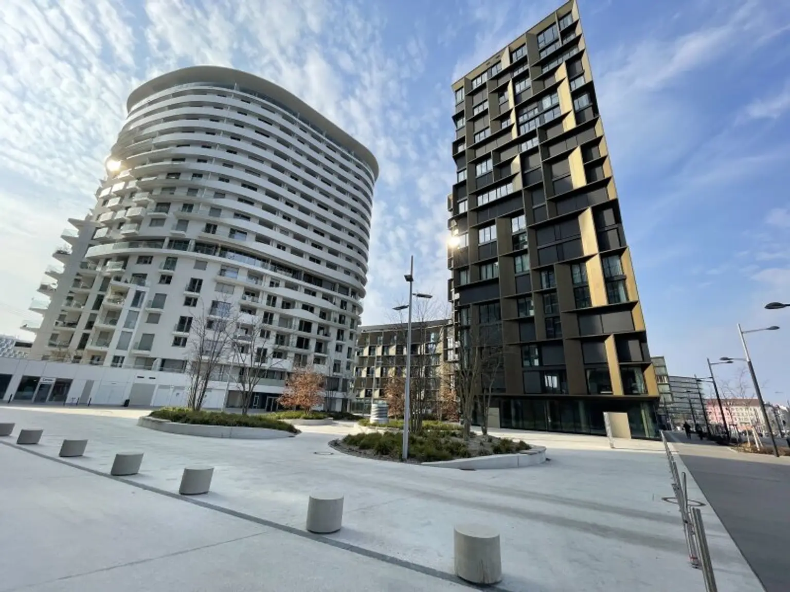 UNBEFRISTETE 2 Zimmer-Wohnung mit viel Freifläche