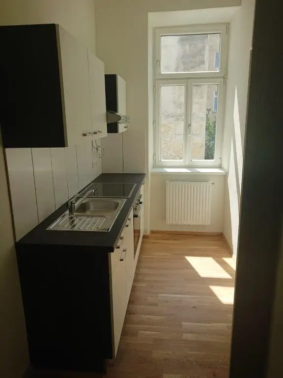 Provisionsfrei | 2,5 Zimmer | 77 m² | Ideal als Studenten WG | 3. Stock ohne Lift | 1050 Wien