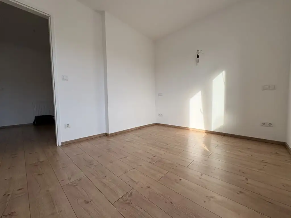 Sonnige 2-Zimmer Wohnung mit zwei Terrassen (Parkplatz inkl.)