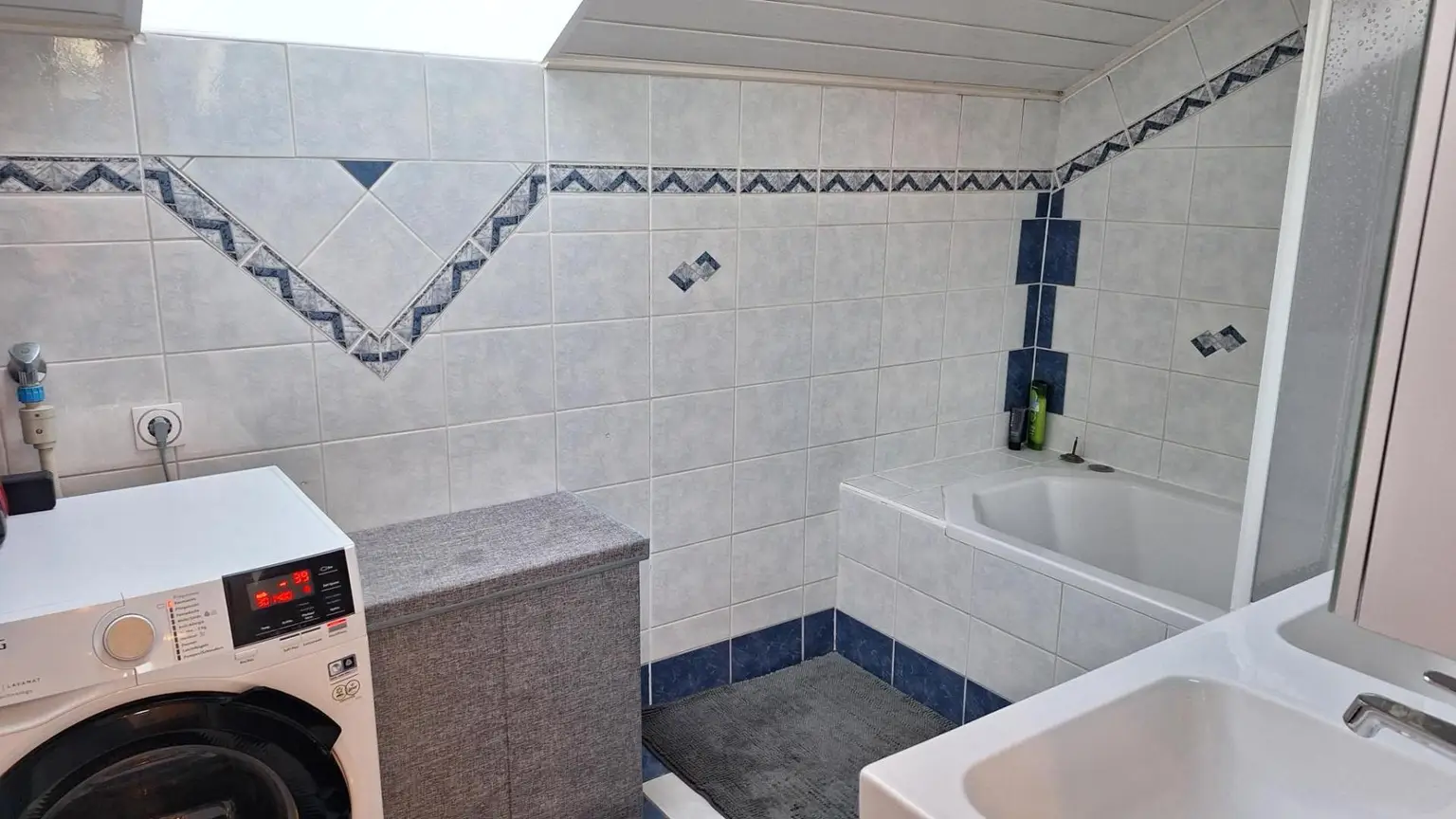 „Sonniges Dachgeschoss-Highlight in Gralla!“ 4 Zimmer Garage und mehr...