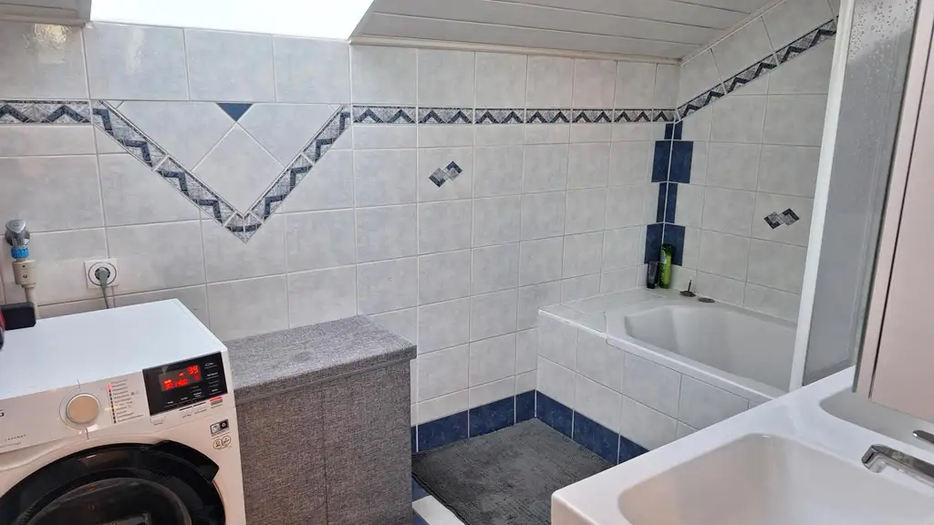 „Sonniges Dachgeschoss-Highlight in Gralla!“ 4 Zimmer Garage und mehr...