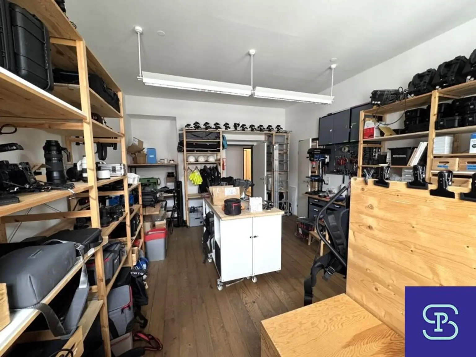 Naschmarkt-Nähe: Renoviertes 167m² Büro mit Garage, Balkon und Lift - 1050 Wien