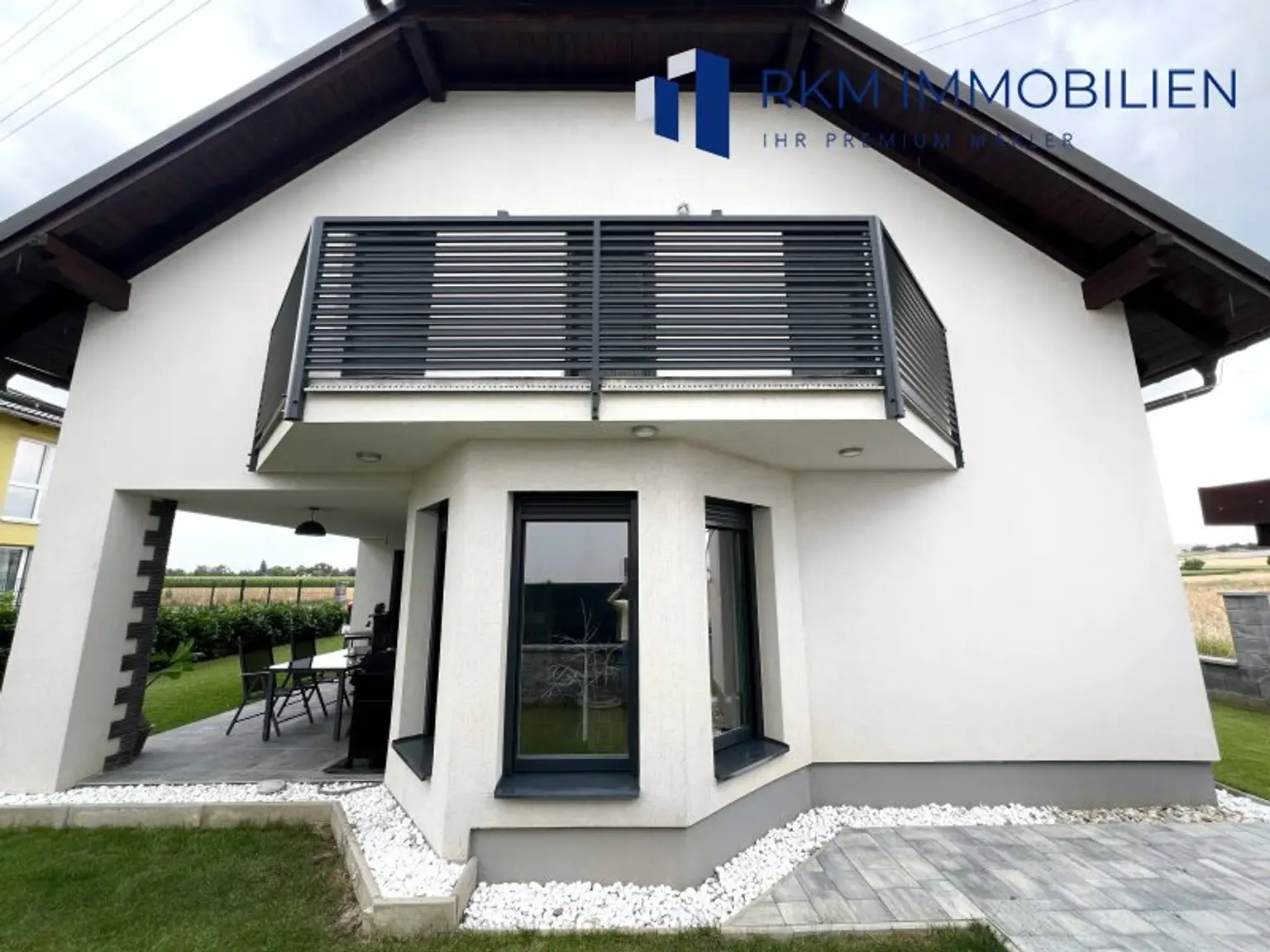 Luxuriöses Einfamilienhaus in Gerasdorf: 6 Zimmer, 207m², Terrasse & Balkone!