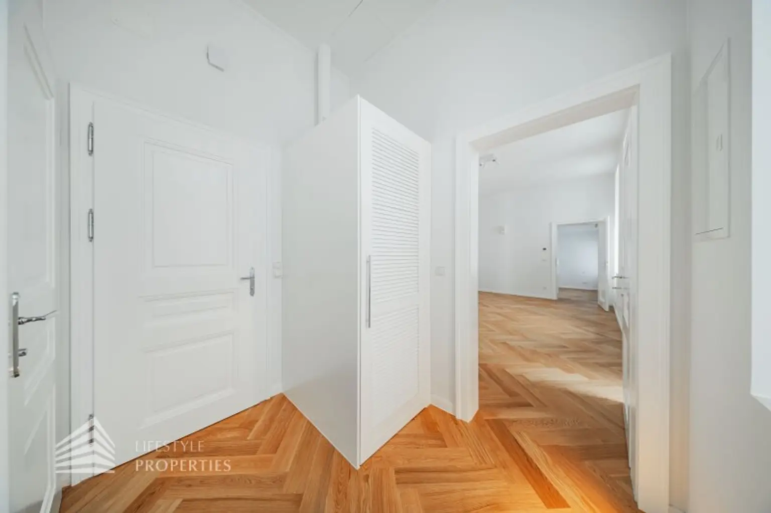 Erstbezug! Schöne 2-Zimmer Wohnung mit Terrasse, Nähe Burggasse