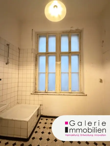 Absolut ruhige, sanierungsbedürftige Stadtwohnung beim Museumsquartier