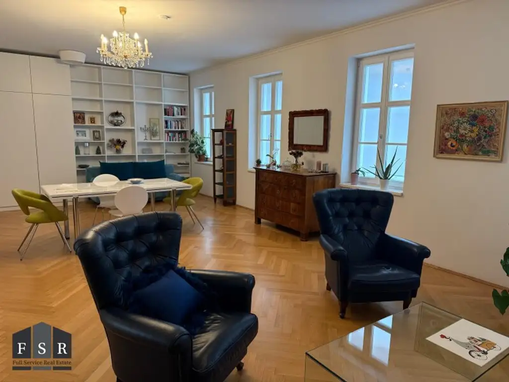 Alles da - Moderne und elegante Altbauwohnung mit Balkon in bester Lage + 1x Garagenplatz und Einbauküche im Preis inkludiert