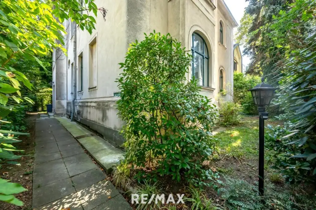 WOHNUNG IN ALTBAU-VILLA | EIGENGARTEN | SANIERUNGSBEDÜRFTIGES JUWEL