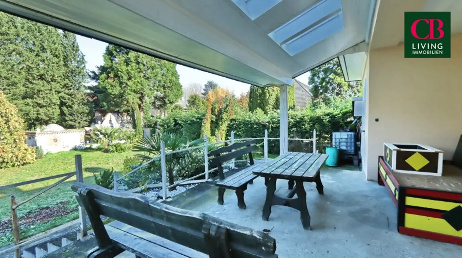 Großzügige Villa mit gepflegtem Garten