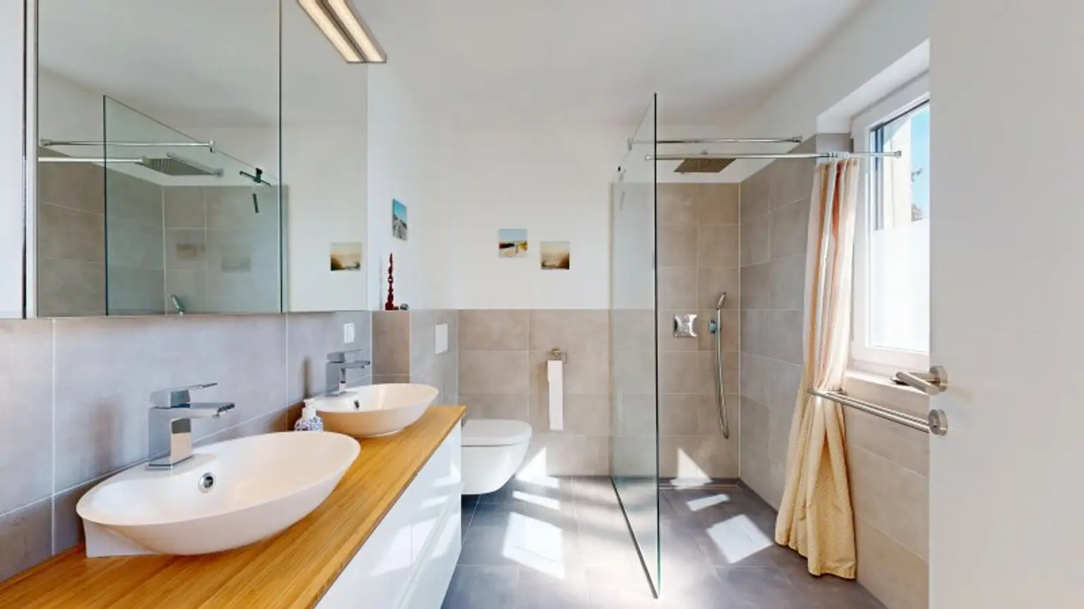 Badezimmer 1. OG