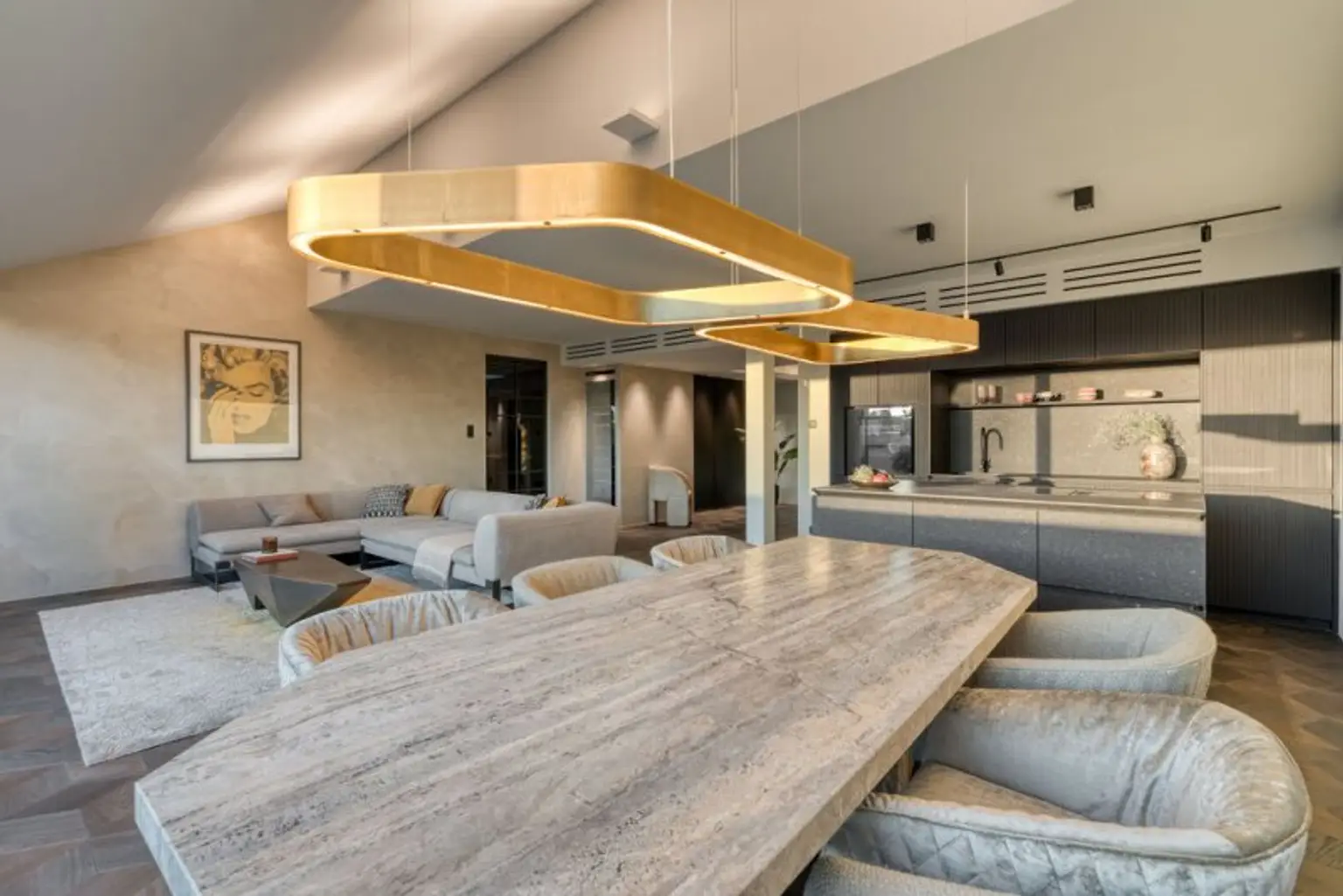 Exklusive Dachgeschoßwohnung: Ein einzigartiges Masterpiece an Design