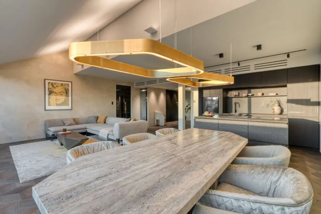 Exklusive Dachgeschoßwohnung: Ein einzigartiges Masterpiece an Design