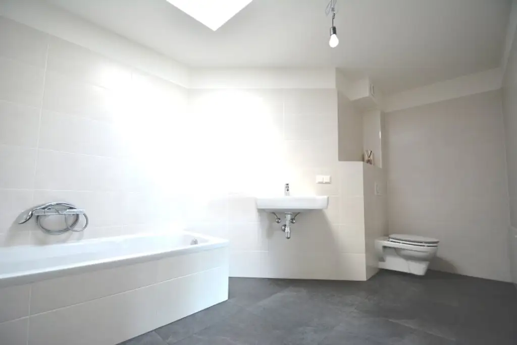 Erstbezug Nähe Hauptbahnhof !  77,5 m2 exklusives Dachgeschoss mit Wintergarten