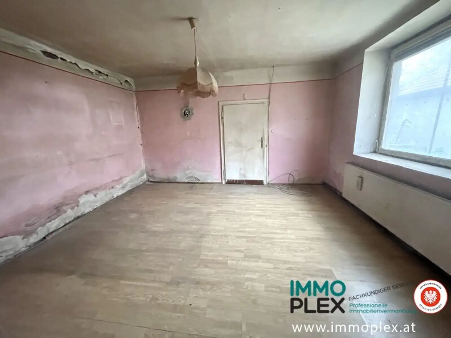 Einfamilienhaus in Ruhelage mit Schuppen und 4 Zimmer auf großem Grundstück, sanierungsbedürftig, zu kaufen!
