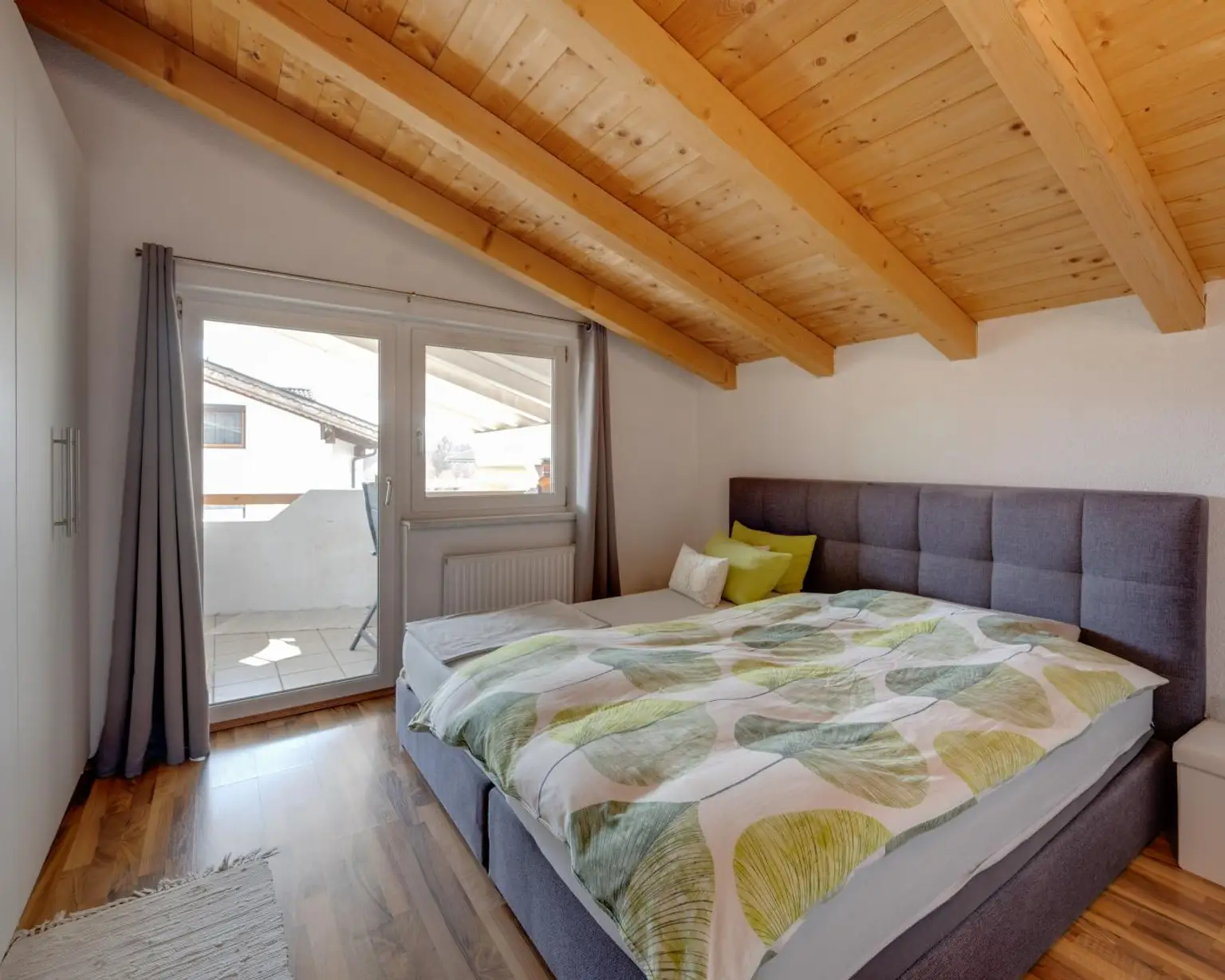 Wohnung DG Schlafzimmer