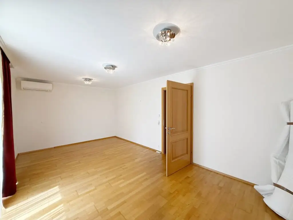 Move Right In: Fully Furnished Family Home in Weidling – 360 m²