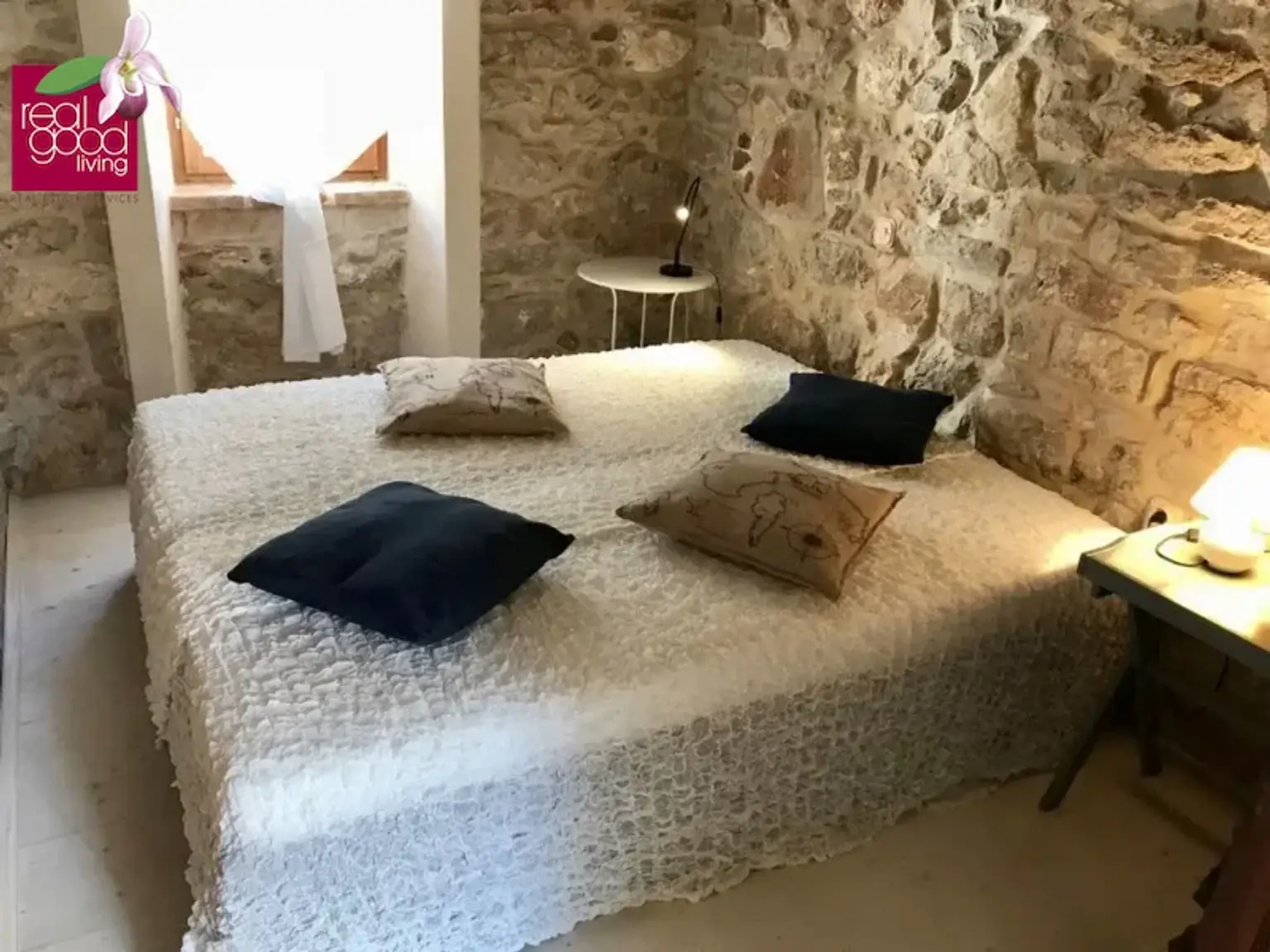 Respiro Mediterraneo Dinka – Authentische Steinvilla mit Kamin