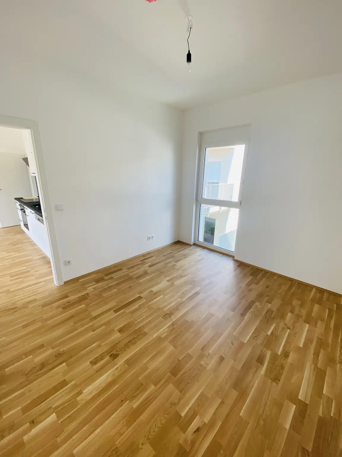 4 Zimmer-Balkonwohnung mit traumhaftem Balkon und 2 Tiefgaragenparkplätzen in spitzen Lage in Kalsdorf
