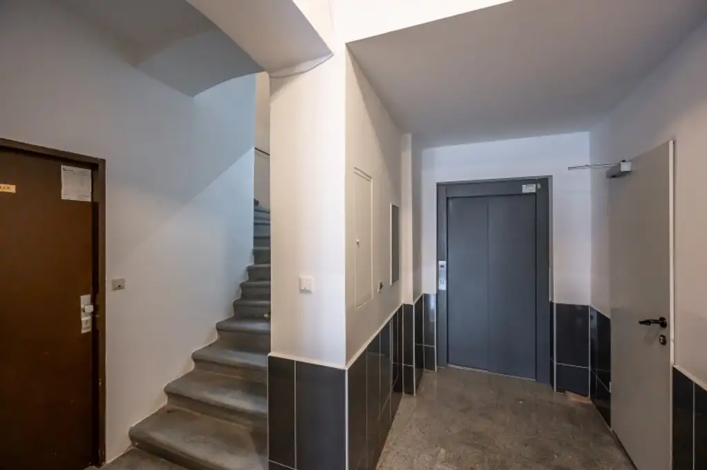 ++NEU++ Premium 2-Zimmer ALTBAUWohnung in fantastischer Lage mit Balkon!