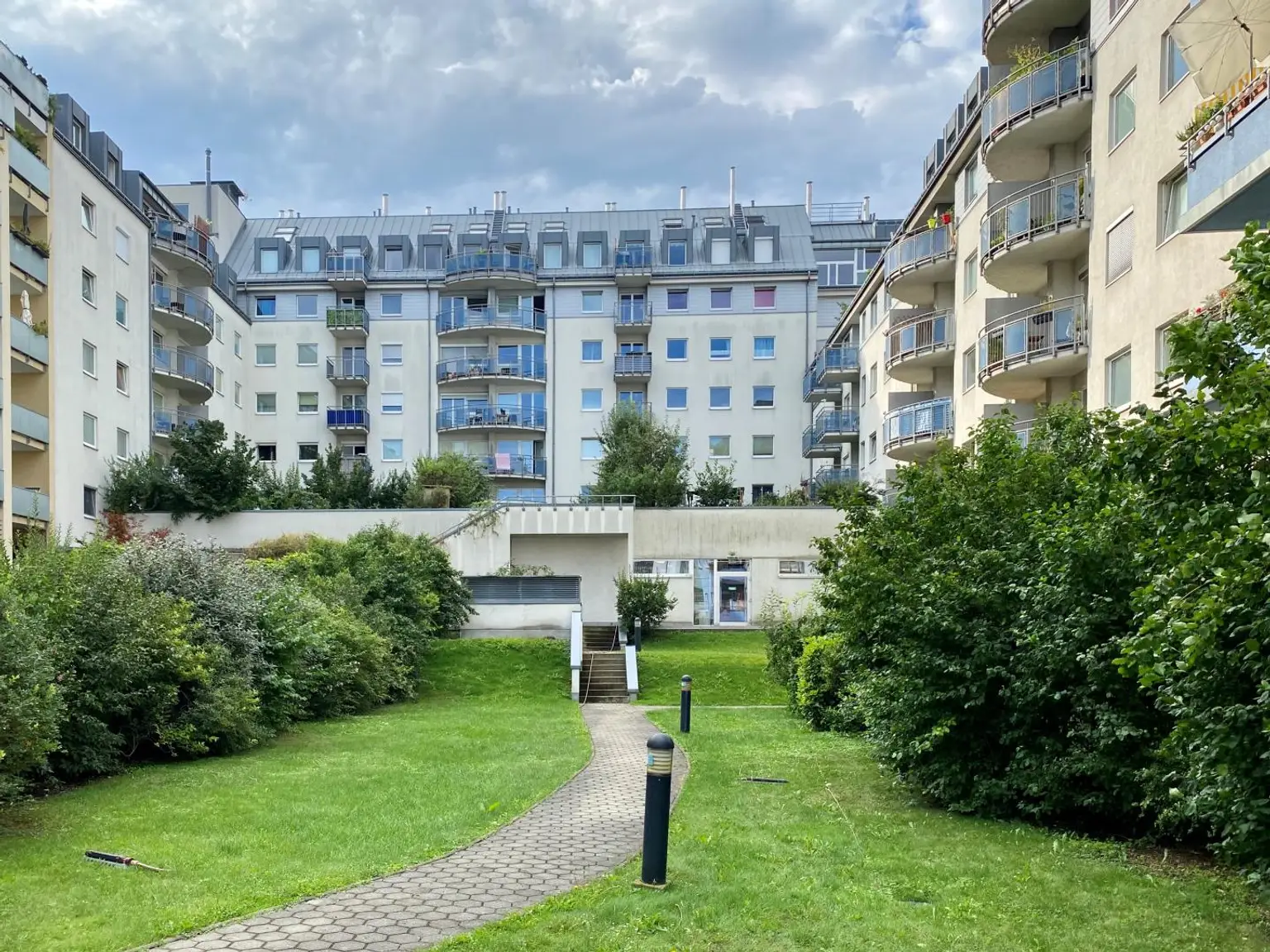 Über den Dächern + 3.000m2 Hofgarten