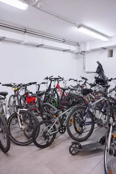 Sonnige 4 Zi Gartenwohnung in Ruhelage (S-Bahn Liesing Nähe) mit Garage