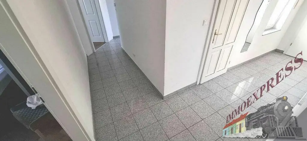 Unbefristete 3-Zimmer Dachgeschoßwohnung mit 20 m² Terrasse , inkl. HK und WW